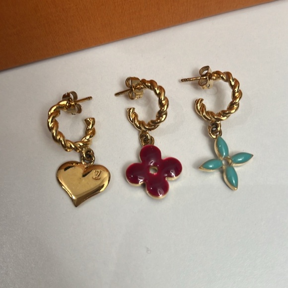 Louis Vuitton Gold Earrings Set of 3 Interchangeable 1.25” Gold Heart - Picture 3 of 3